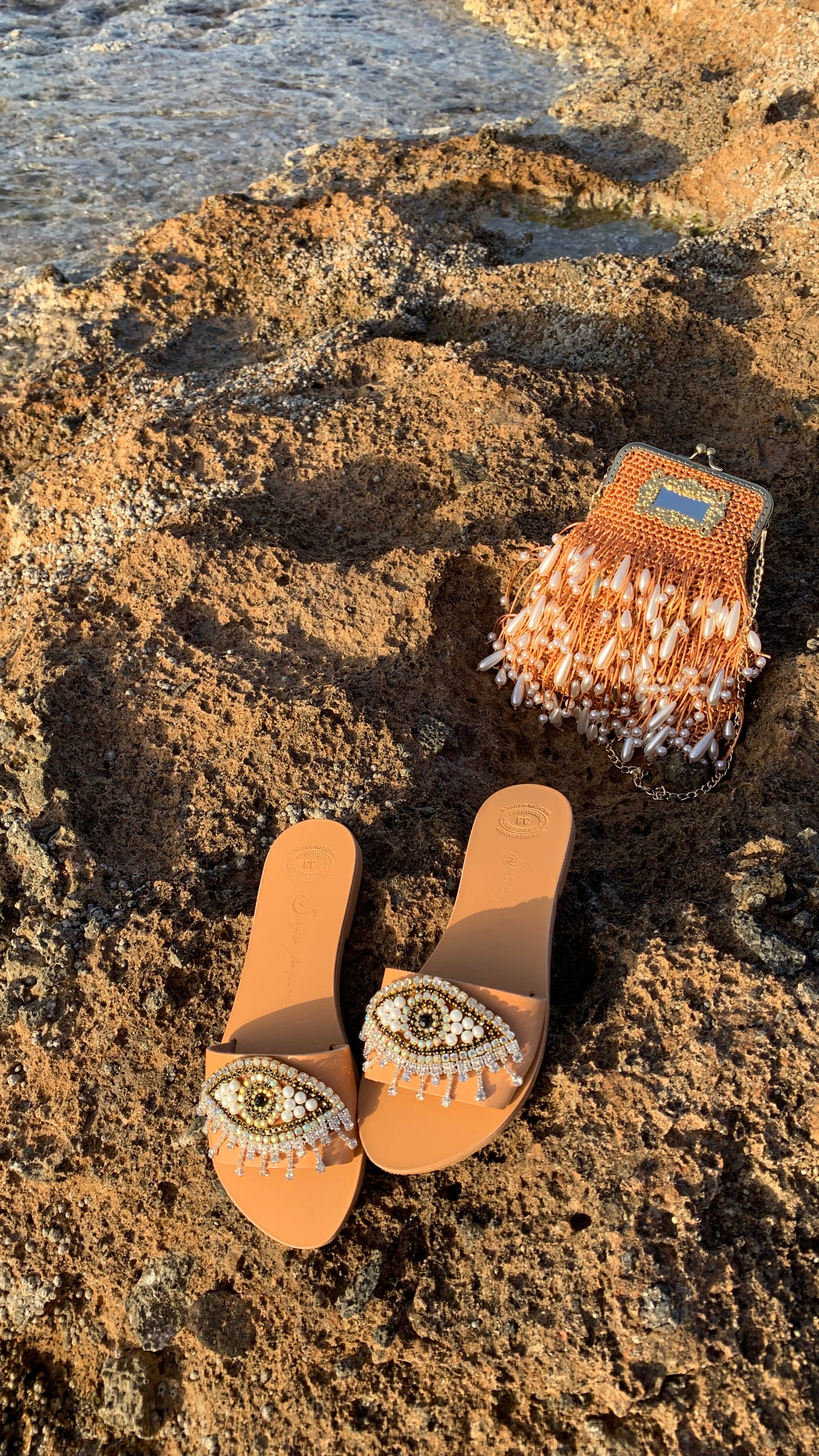 SIBYLLADELPHICA - Vente Sandales – femme - Sandales en cuir avec décoration œil protecteur "Crystalia"1