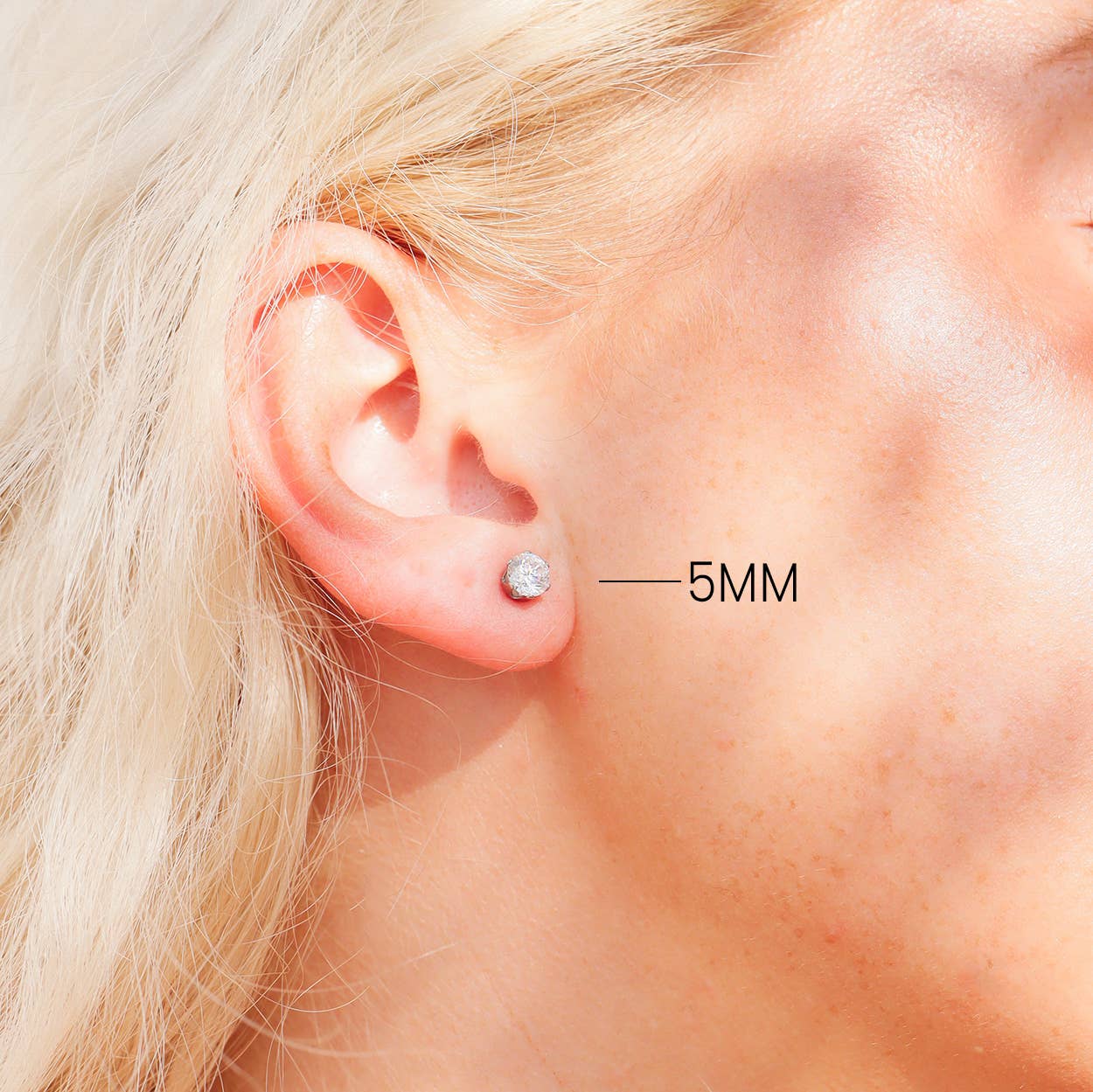WJW – Großhandel Ohrstecker – Runde CZ-Ohrstecker aus Edelstahl1