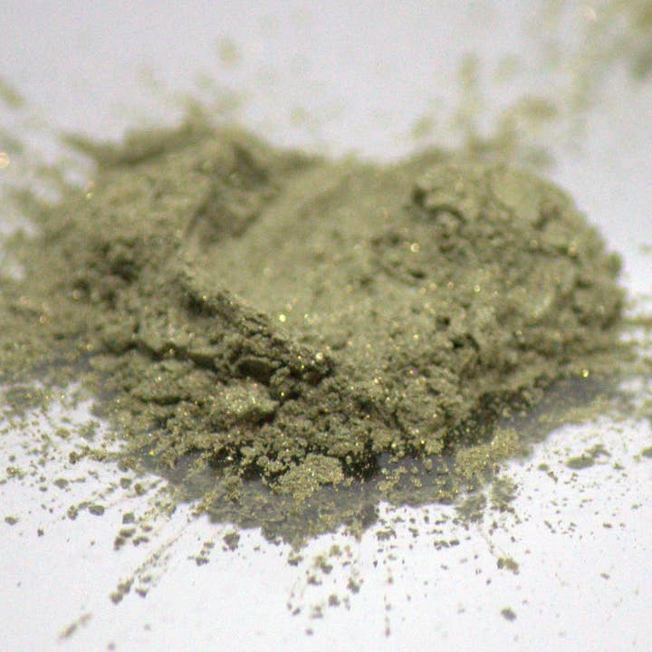 Olive You pour la vente par Rebel Rush Cosmetics