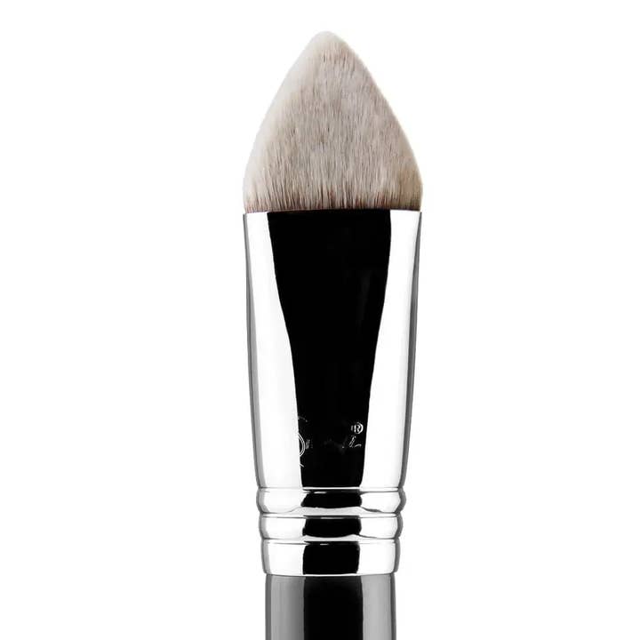 4DHD™ Kabuki Brush - Classic for wholesale by Sigma Beauty