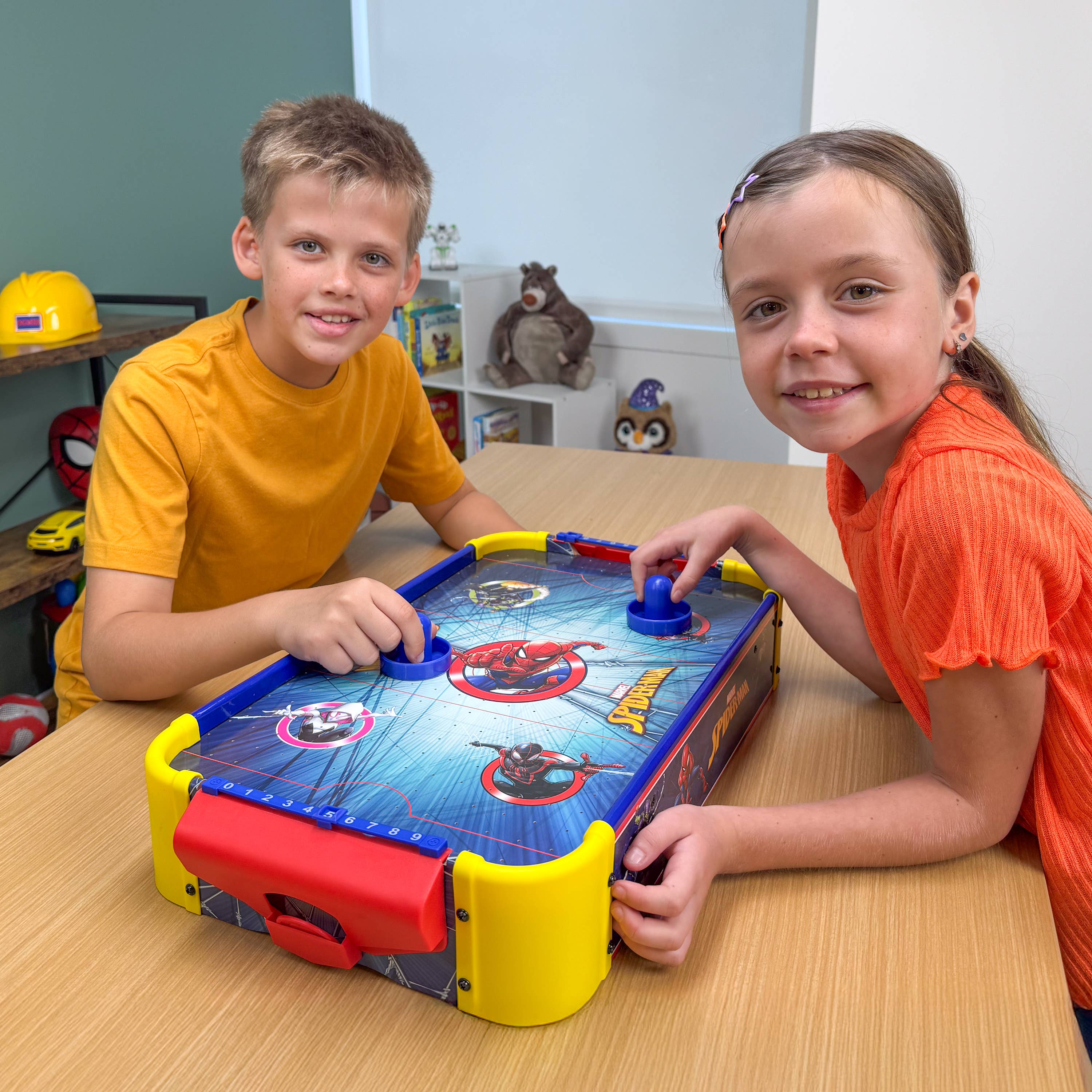 World Tech Toys - Wholesale Sporting Game - Kids & Baby - Marvel Spider-Man Electric Wooden Tabletop Air Hockey 8