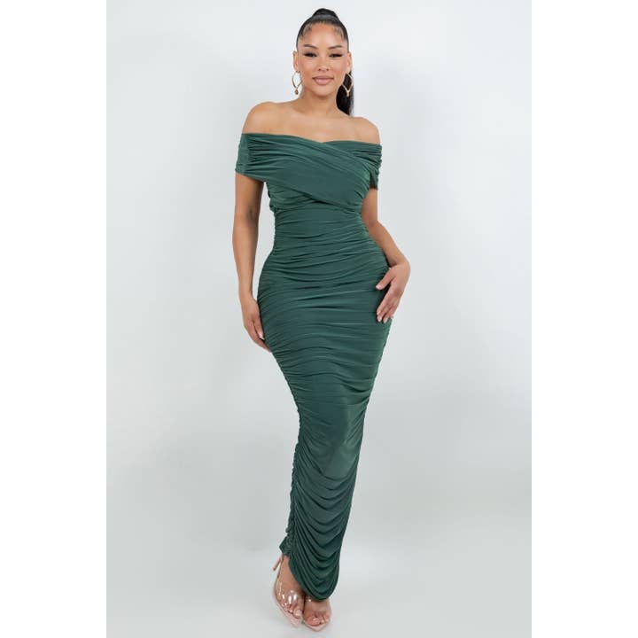 ABITO MAXI ELEGANTE ARRICCIATO SENZA TEMPO per la vendita all'ingrosso da parte di Esmeray Clothing