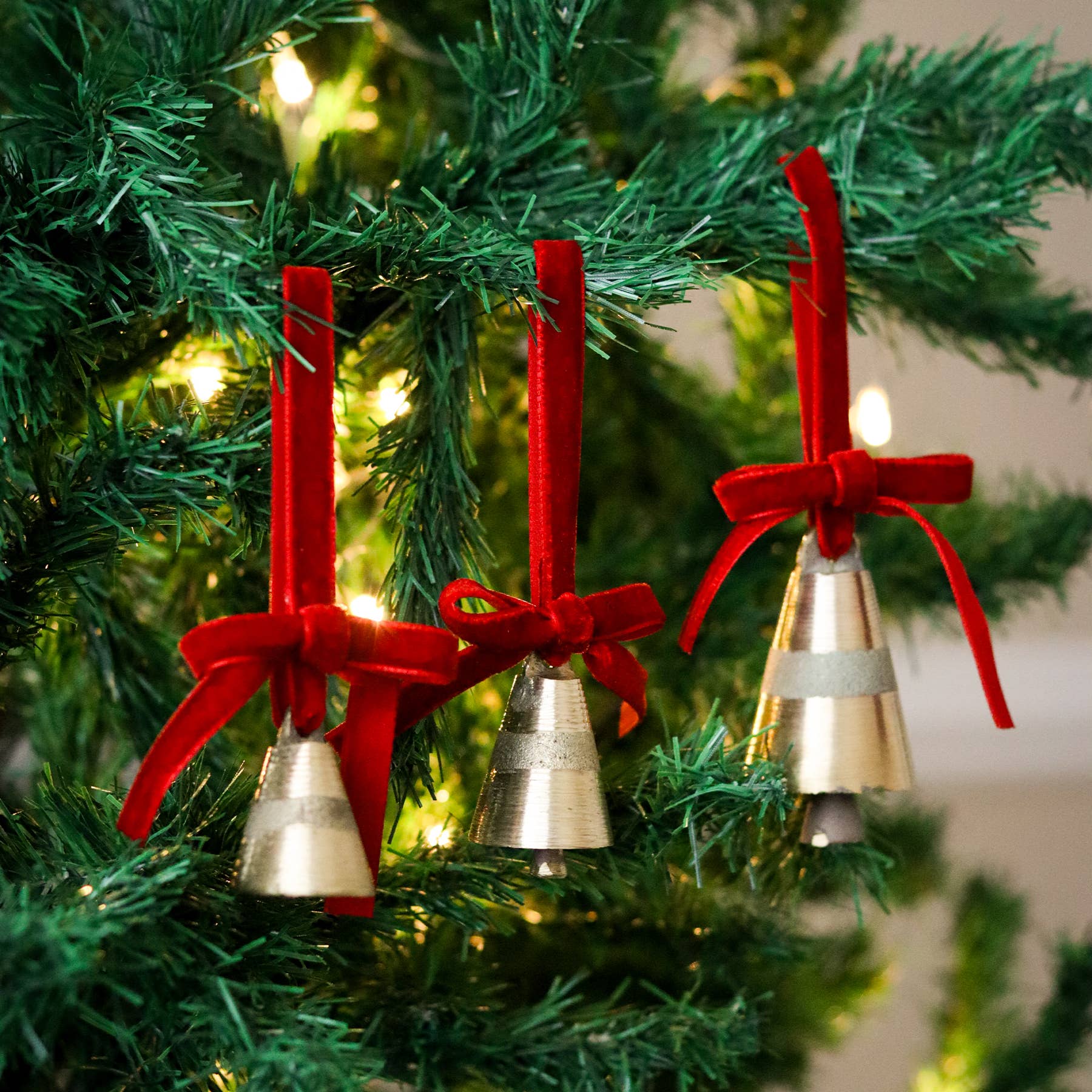 Beige & Stone USA - Wholesale Ornament - Christmas Tree Ornament Bell with Ribbon11