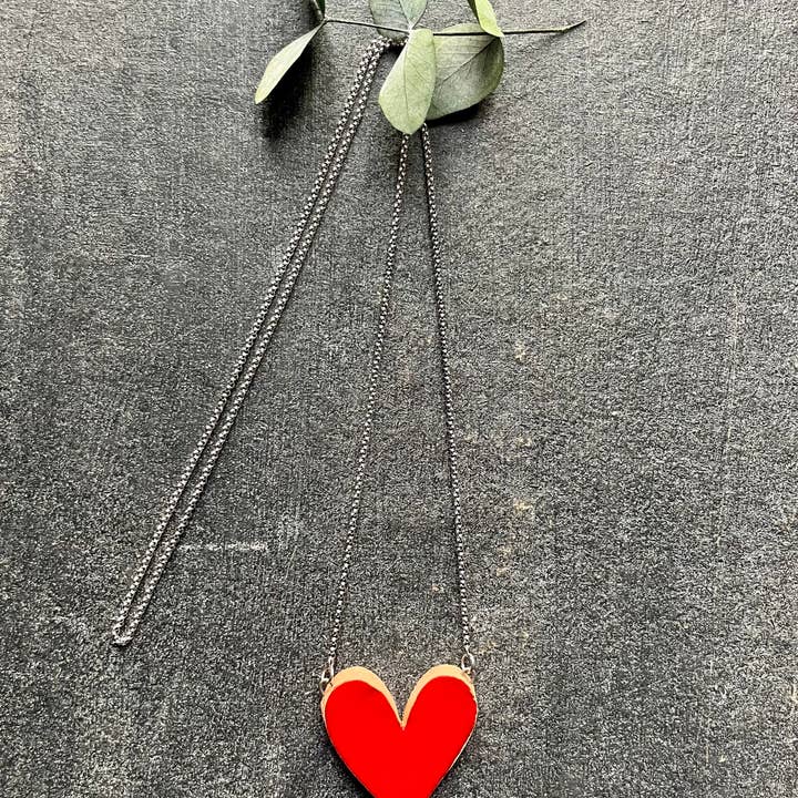 Handmade terracotta heart necklace “MyHeart Young” for wholesale by Elisa Sasso Ceramiche