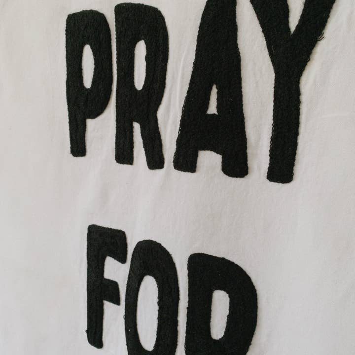 Sandstone & Sage - Vendita all'ingrosso Arazzi/Tessuti d'arredo - Arazzo da appendere alla parete Pray For Surf in 2 colori4