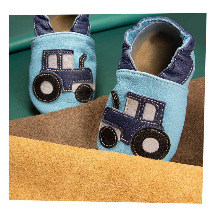 Crawling shoes blue tractor for wholesale by HOBEA-Germany GmbH