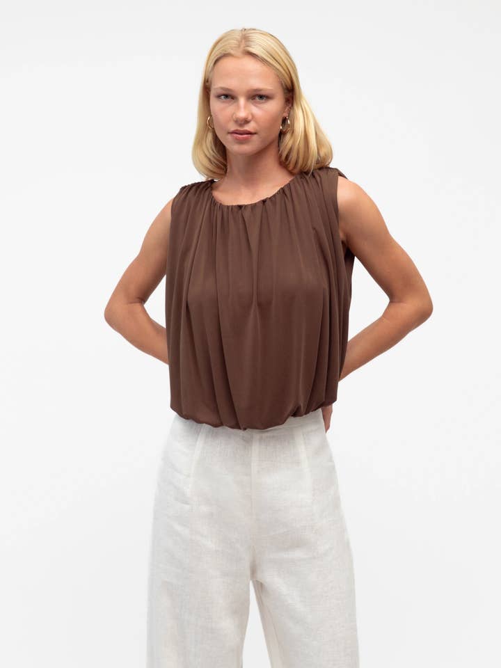 HAUT À OURLET BULLE pour la vente par Global Fashion House