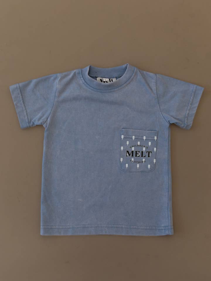 T-shirt bleu avec poche délavée à l'acide pour la vente par Melt Children's Clothing