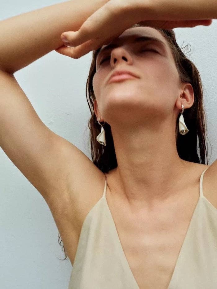 LanLivia - Vendita all'ingrosso Orecchini pendenti - Orecchini a Fiore di Calla Lily Sofisticati0