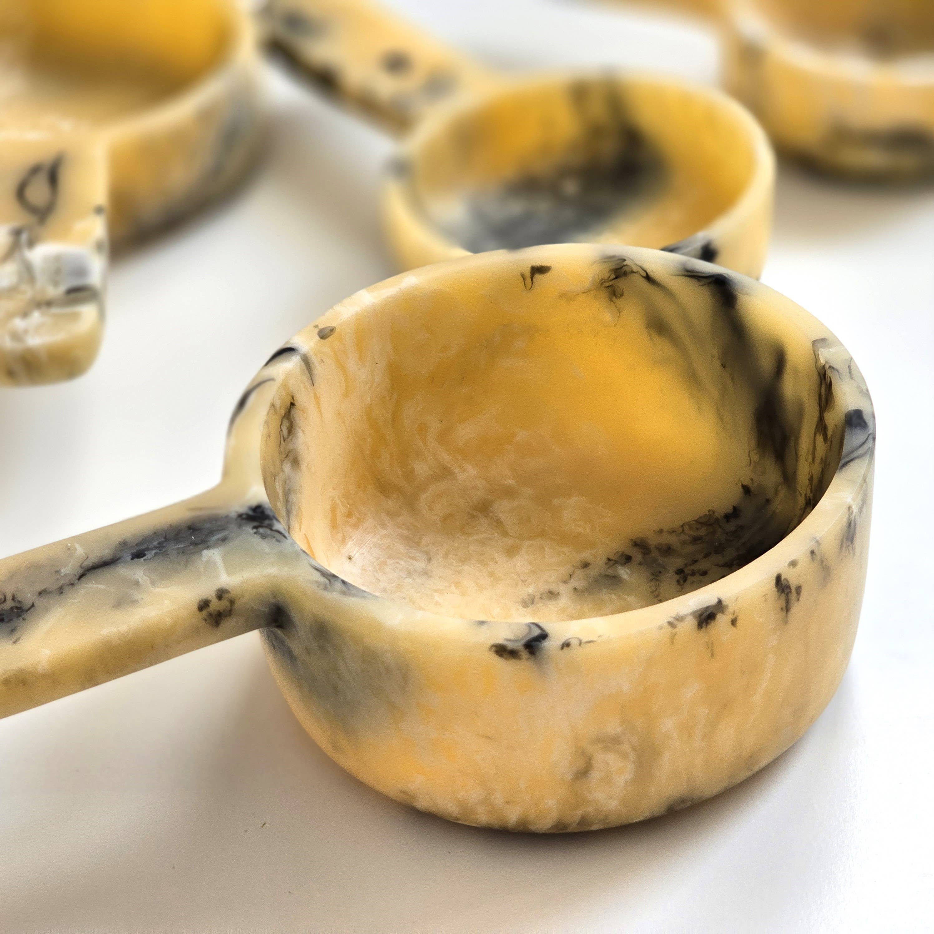 Gibb & Daan - Vente Verre à mesurer - Tasses à mesurer en résine coulée à la main - Cadeaux de cuisine, pâtisserie5