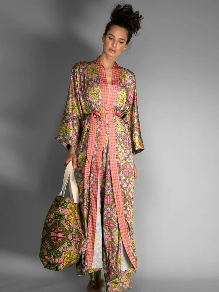 Nuvula - Wholesale Robe - Women's - Relaxed Fit Exotic Duchess Floral Satin Kimono Long Robe