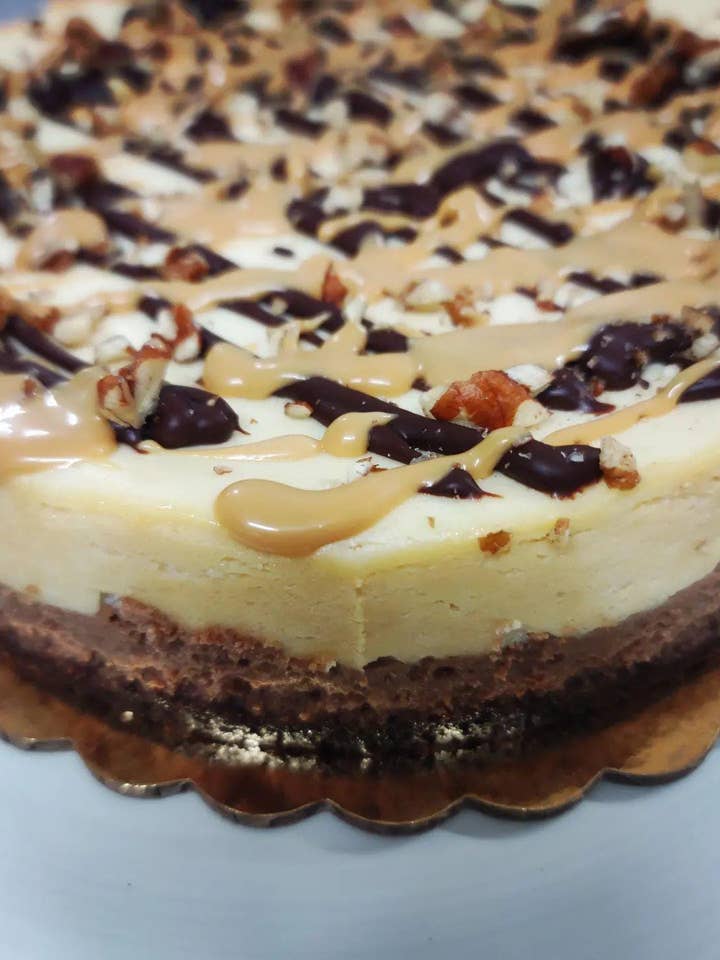 Cheesecake Carousel Turtle Cheesecake 8" inch for wholesale by Cheesecake Carousel