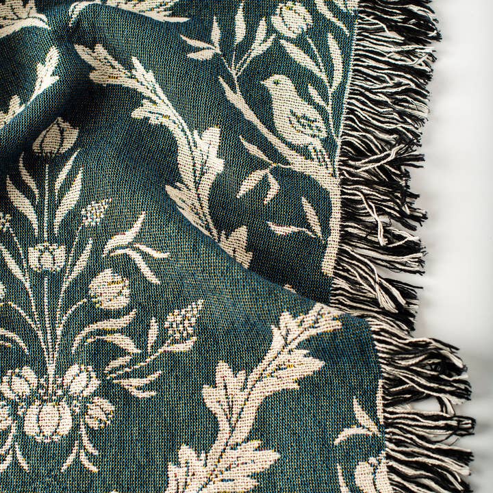 Cardo Isobel Blanket - Cardo – Colaboração Artística – Franjas – Feito nos EUA para venda a revendedores na Faire0