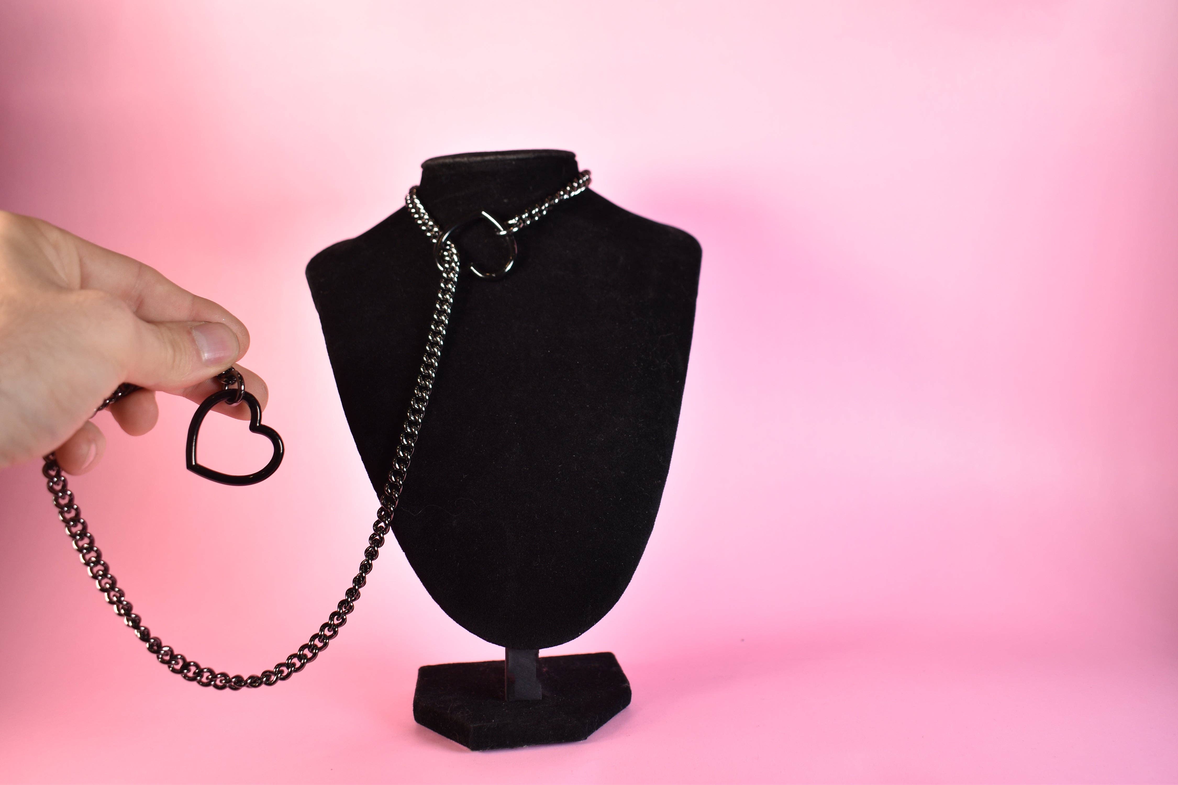 Naughty Pawsies - Wholesale Sex Toy - Gunmetal + Black Heart Ring Slip Chain8