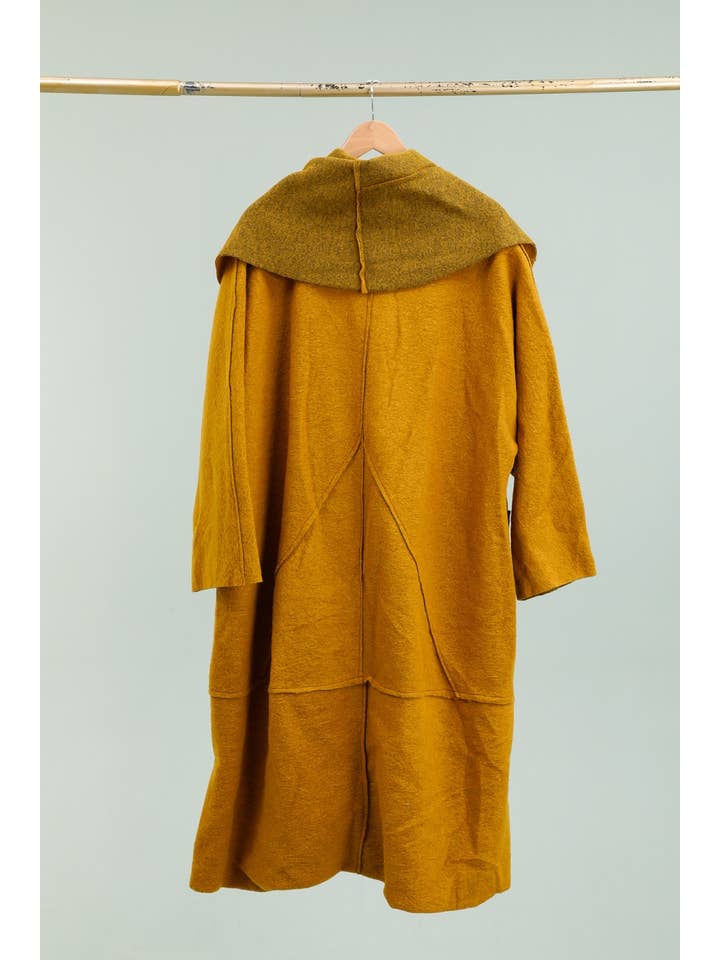 la maison des fibres naturelles - Wholesale Coat – Women’s - Long coat Paris style 98043 80% wool 20% polyester7