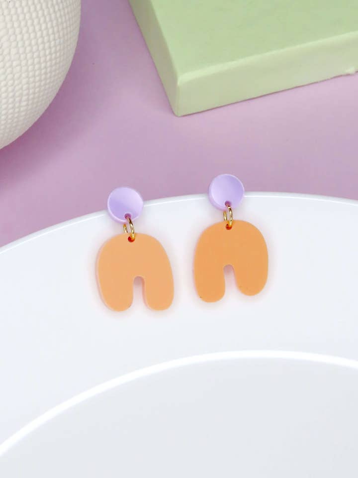Brincos pequenos arco almofadado lilás e pêssego por atacado de Niemalsmehrohne