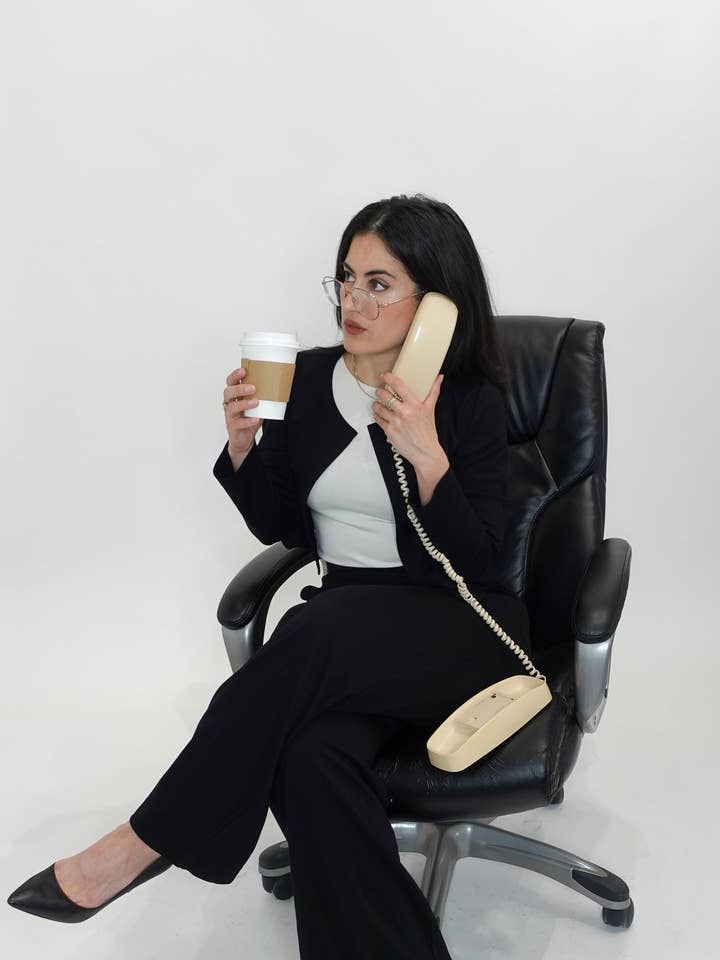 Abrigo corto en negro para venta al por mayor de Paridaez