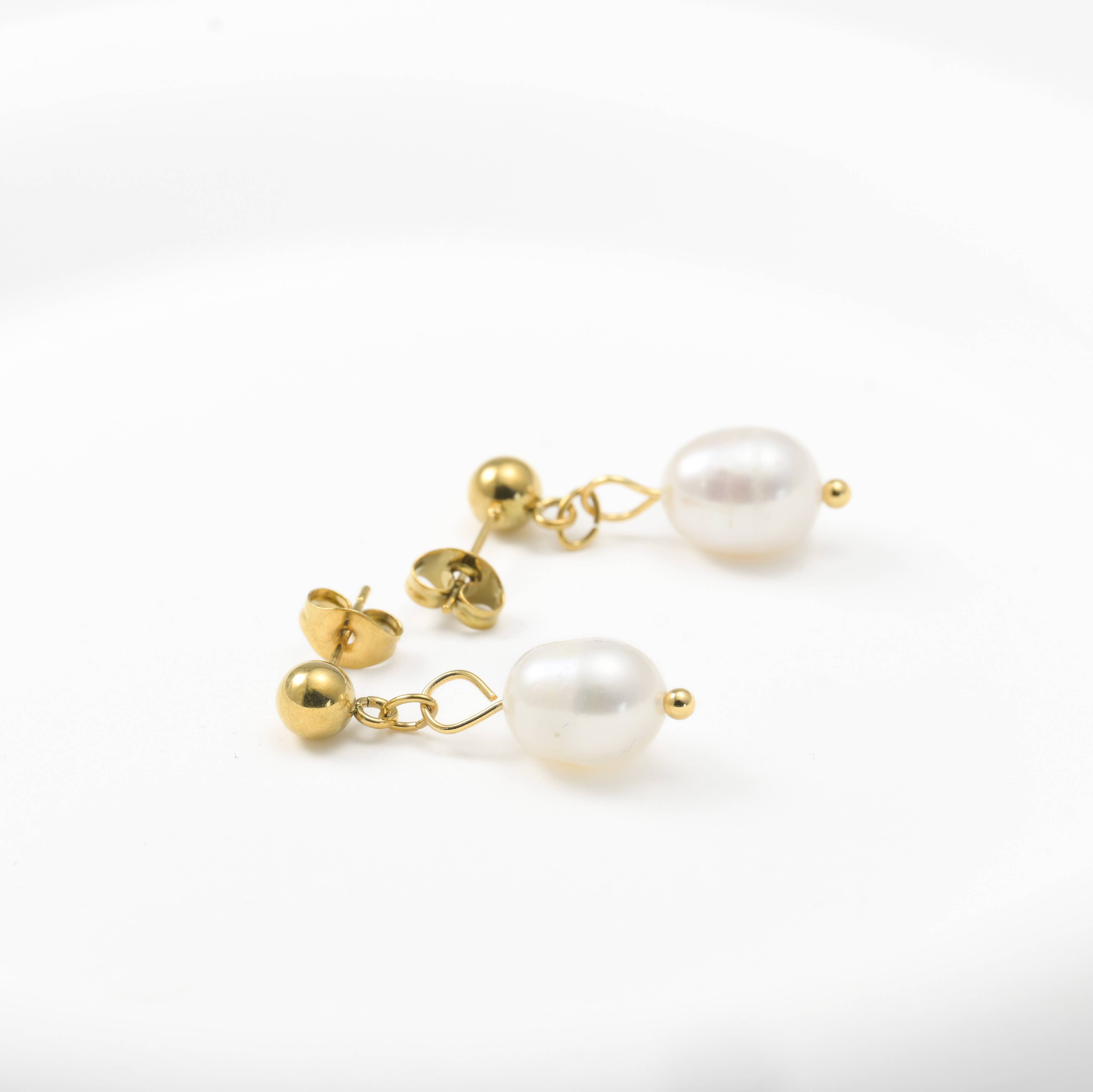 Blueyejewelry - Wholesale Hoop Earrings - Gold Pearl Earrings - 18k Gold Stainless Steel Pearl Hoops3