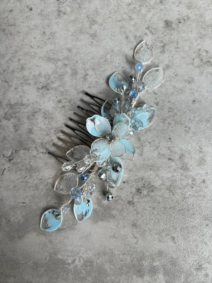 Blue wedding guest combs for wholesale by Preciuspearls
