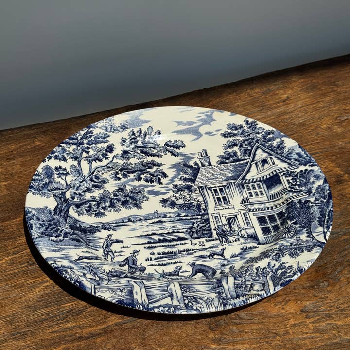 Office Objets - Wholesale Dinner plate - A large English flat plate with blue decoration3