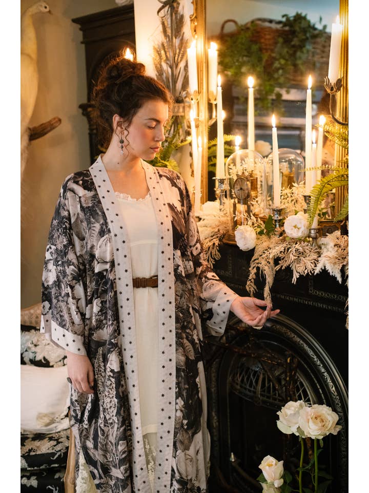 Market of Stars (USA) - Wholesale Kimono - Women's - The Looking Glass Opera Duster Kimono Robe w/ Alice12
