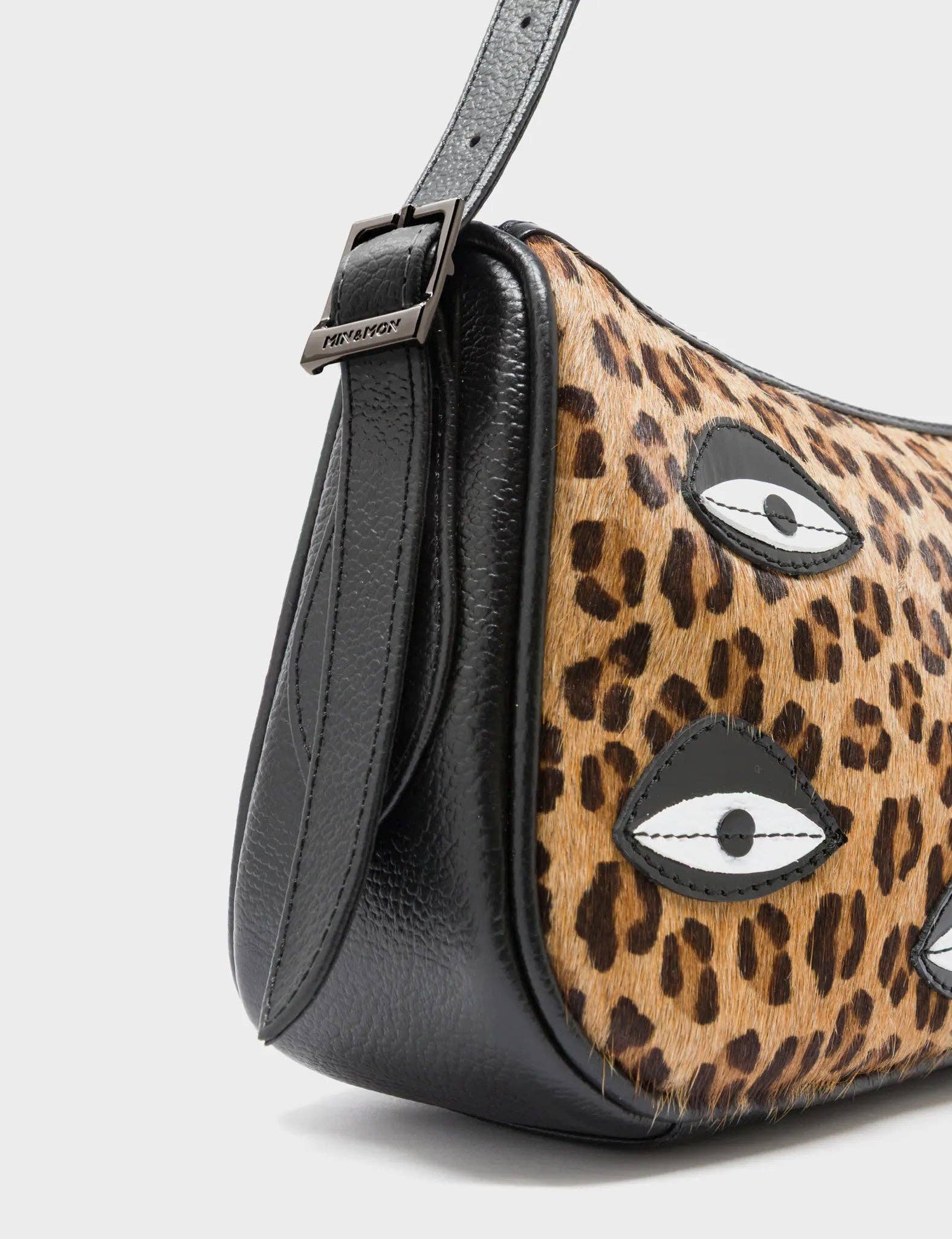 Min & Mon – wholesale Axelremsväska – Dam – Lucas Hobo Mini Djurmönstrad Handväska - Överallt Ögon5