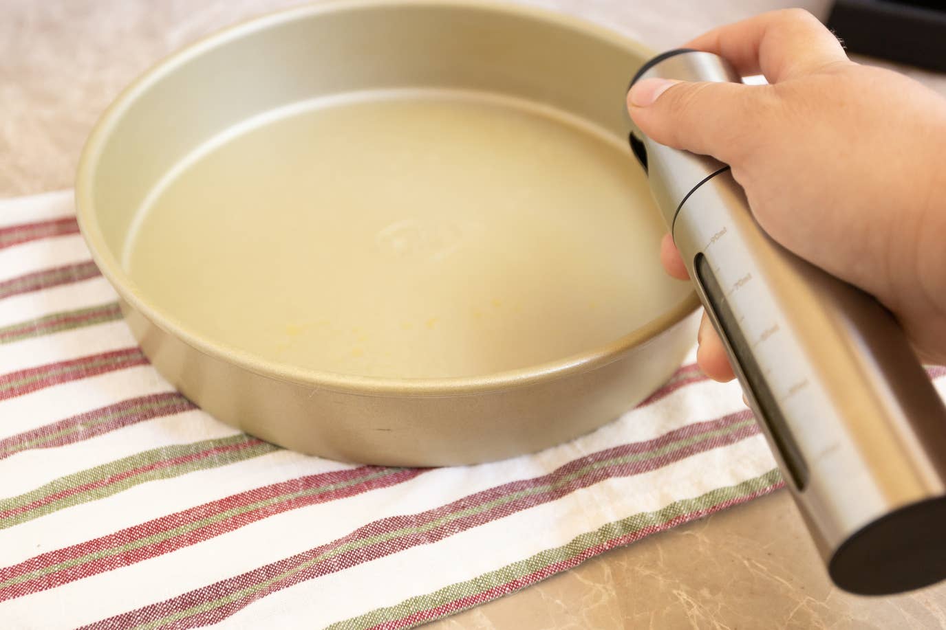 Fox Run Brands - Wholesale Dispenser voor olie/azijn - Fox Run olijfoliesproeifles met venster, 3-ounce4