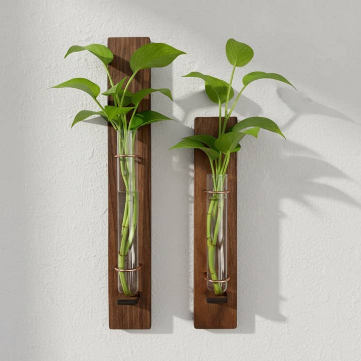 Muurverspreidingsvaas | Walnoot Accent Decor Bloempotten voor wholesale door The Savvy Spade