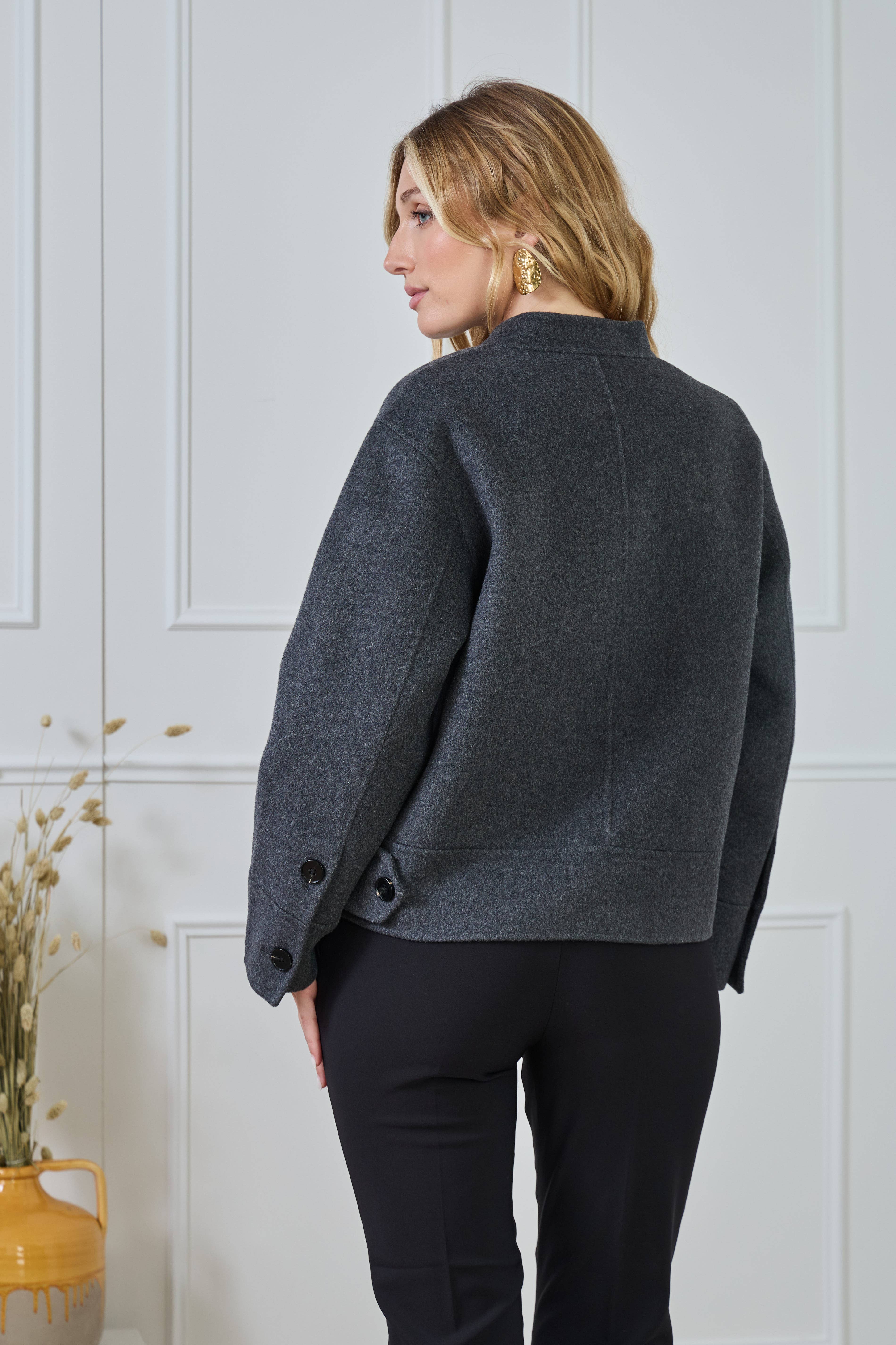 LULUMARY – wholesale Coat – Women’s – Short coat V32718