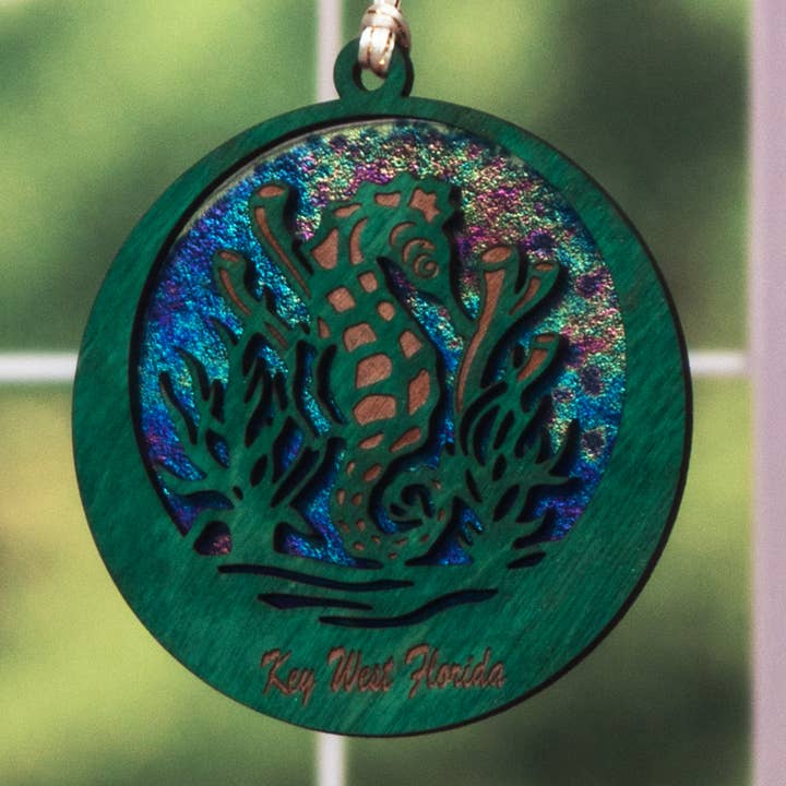 Ornement Souvenir - Hippocampe pour la vente par Dee Janssen GlassWorks