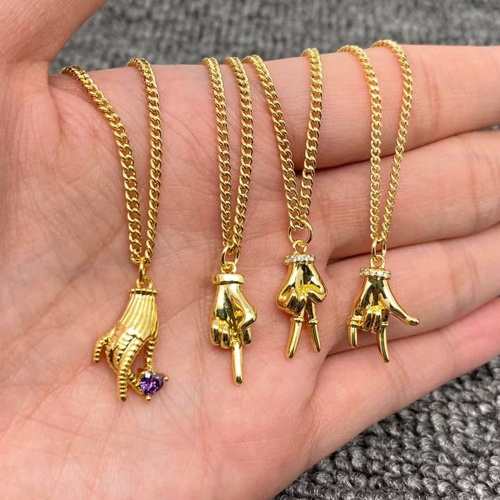 Mio Queena - Wholesale Pendant/charm necklace - Creative Rhinestone Gesture Charm 18K Gold-plated Necklace1