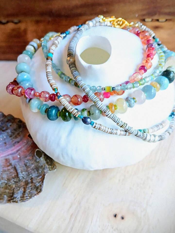 Chevilles Profondes dans les Bouffonneries Bracelets de Cheville | Coquille d'Huître & Pierres Précieuses pour la vente par HavSolStudio