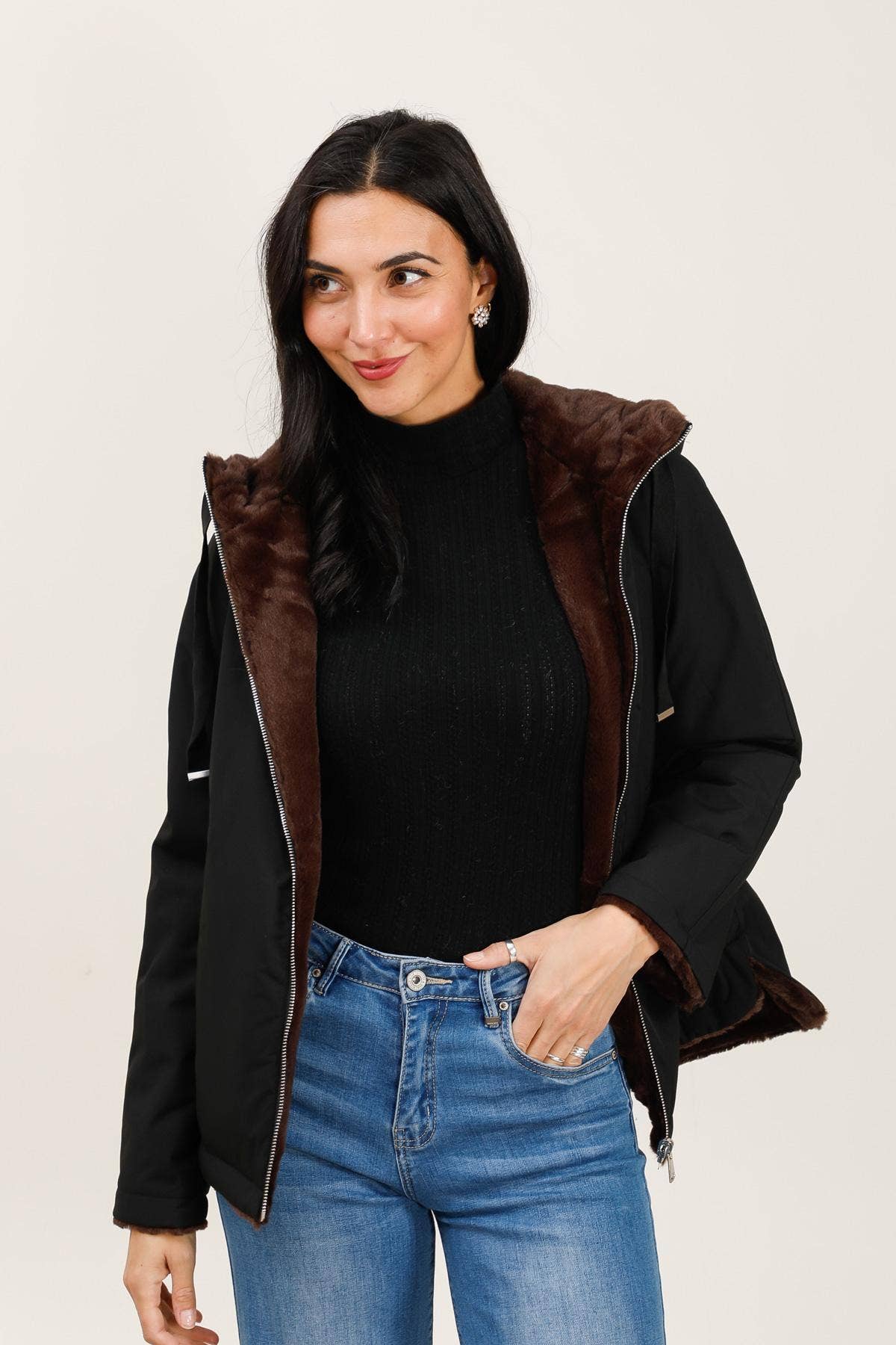 Attrait Paris - Wholesale Parka - Women's - Short hooded parka, reversible fur13