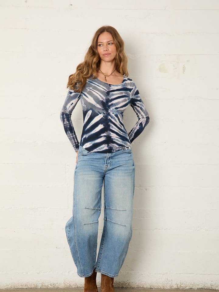 T-shirt "Found Love" à Delta pour la vente par River + Sky