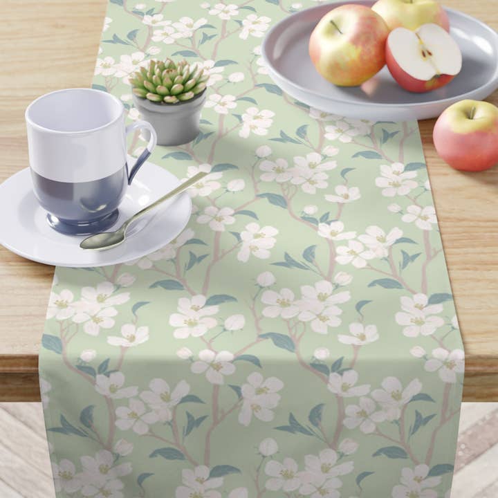 Grøn blomsterkirsebærblomst bordløber, 16x90 tommer for engroshandel hos Prestige Plume