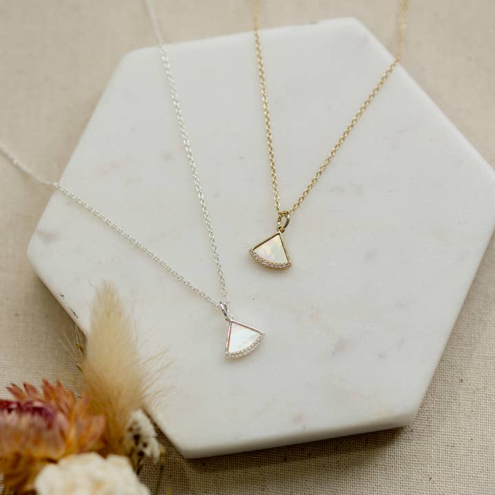Glee Jewelry - Wholesale Link & Chain Necklace - Fanfare Necklace-Mother of Pearl