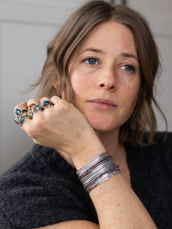 Polsino a costine con scanalature per la vendita all'ingrosso da parte di Austin Titus Studio