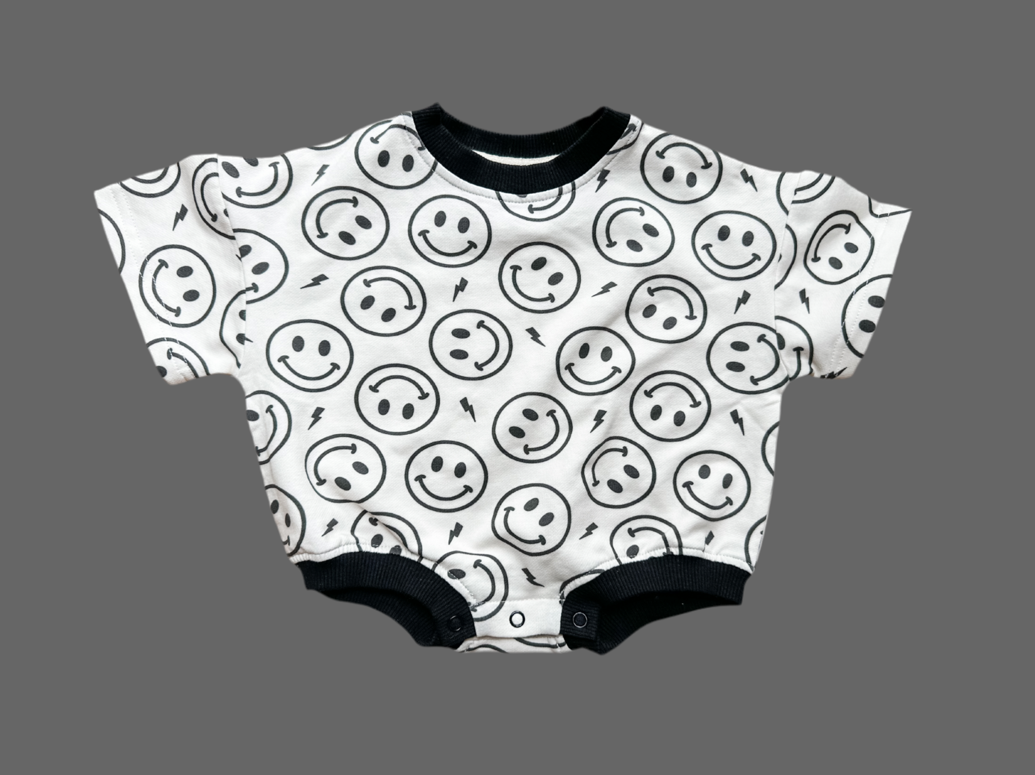Addie Joy company – Großhandel Body (ohne Füße) – Baby – Übergroßer T-Shirt-Bubble-Romper - Elektrisches Smiley1
