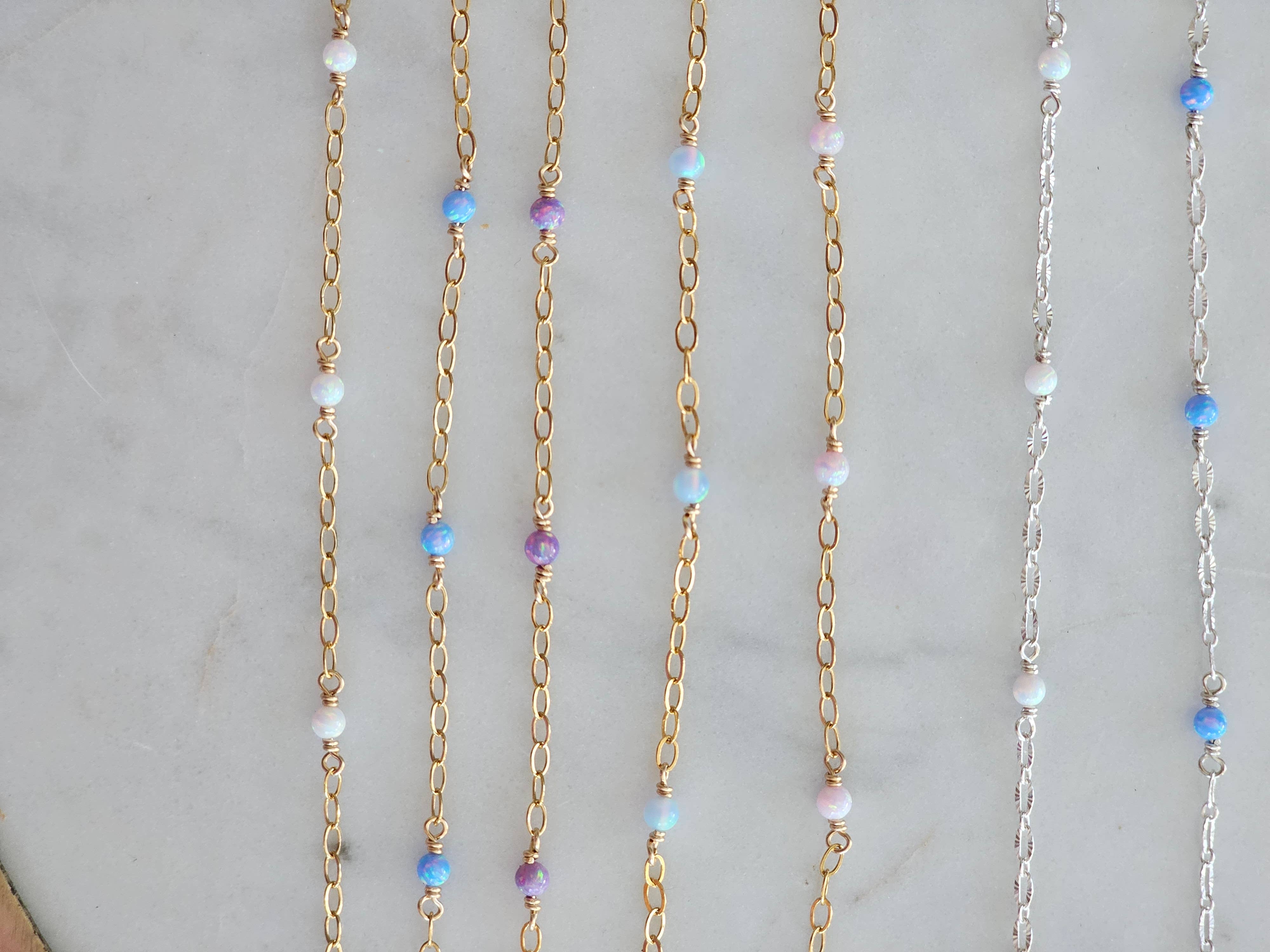 Half Moon Jewelry Designs - Vente Bracelets maillon et chaîne - Chaîne perlée d'opale au mètre, Or rempli/Argent sterling0