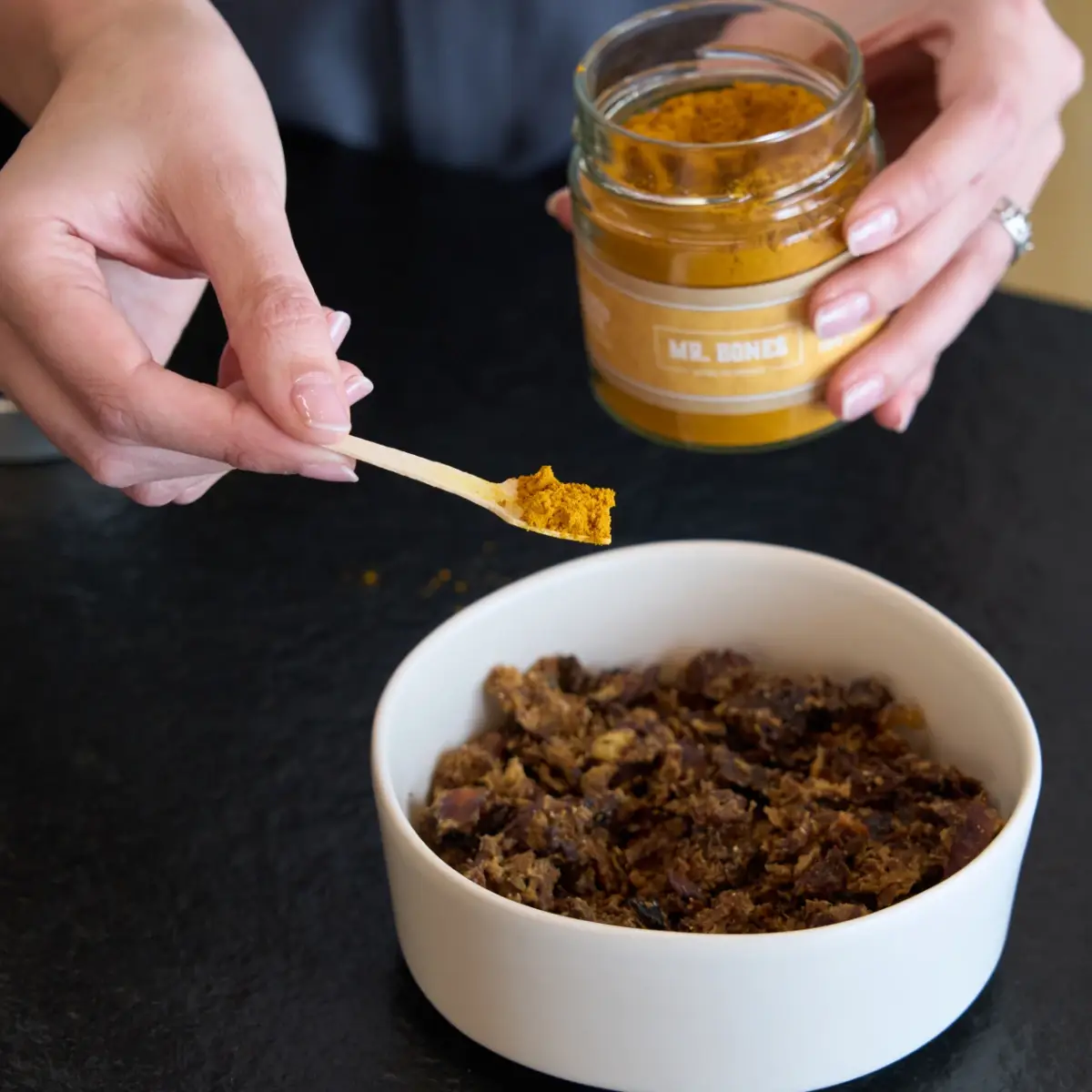 Mr.Bones - Natural Pet Products - Wholesale Pet Supplement - Cat/Dog - Natural supplement for dogs and cats - Golden Paste. 1