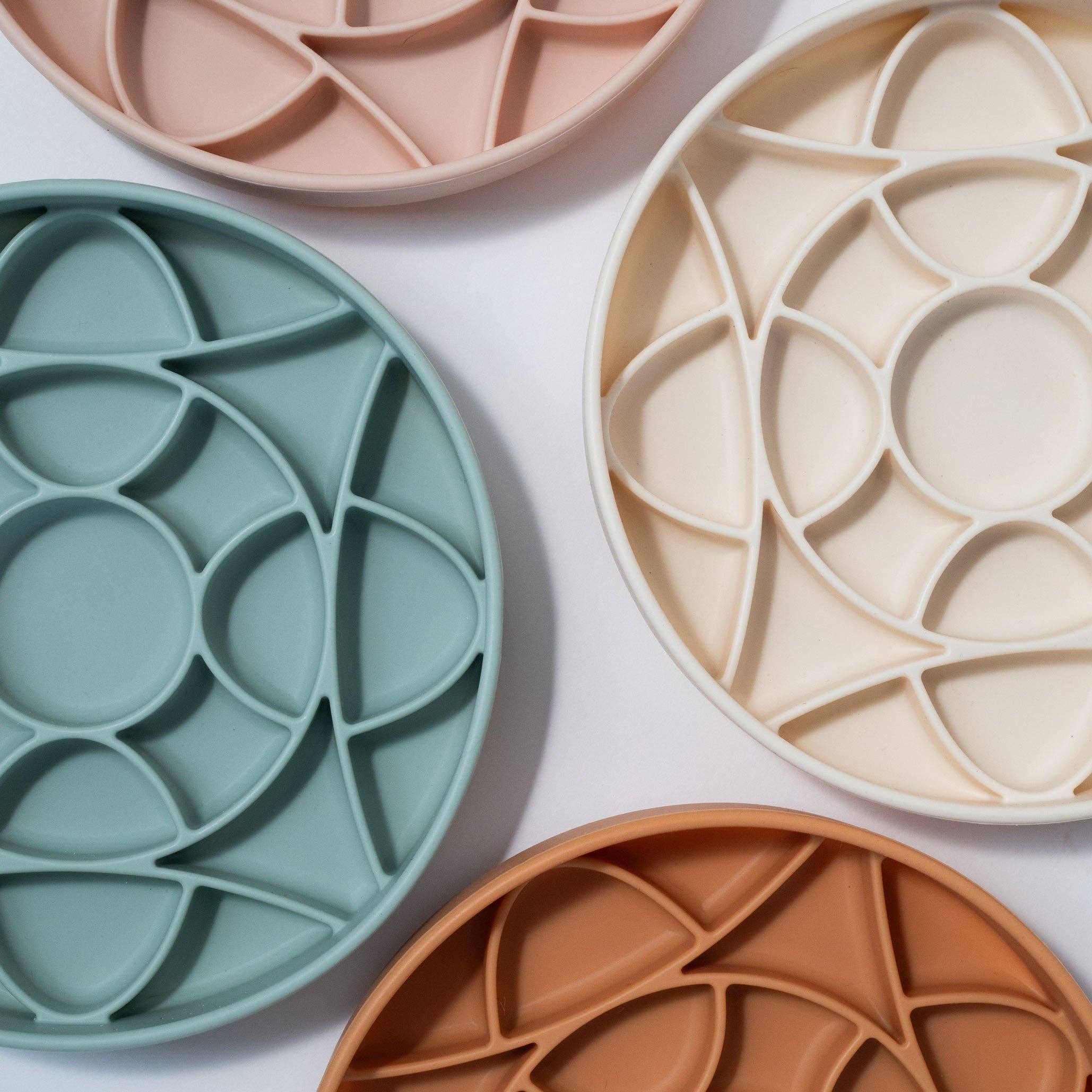 circulo slow feeder bowl - seafoam for wholesale on Faire2