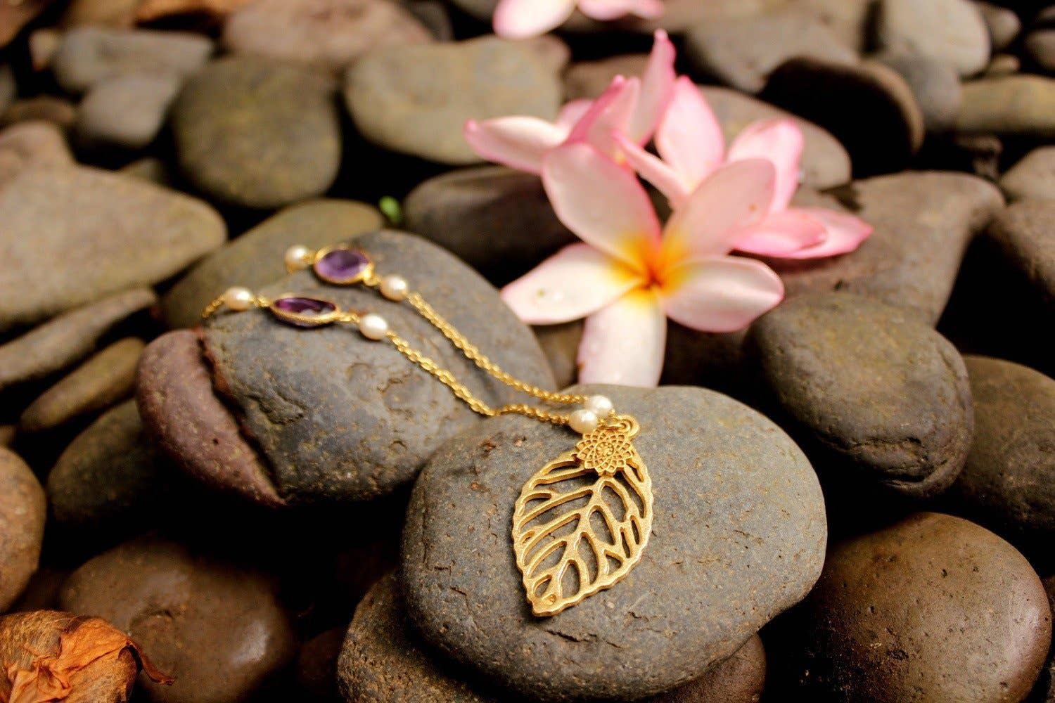 Aurobelle Ibiza - Wholesale Pendant/charm necklace - Amethyst leaves of life  designer gemstone jewellery from Ibiza1