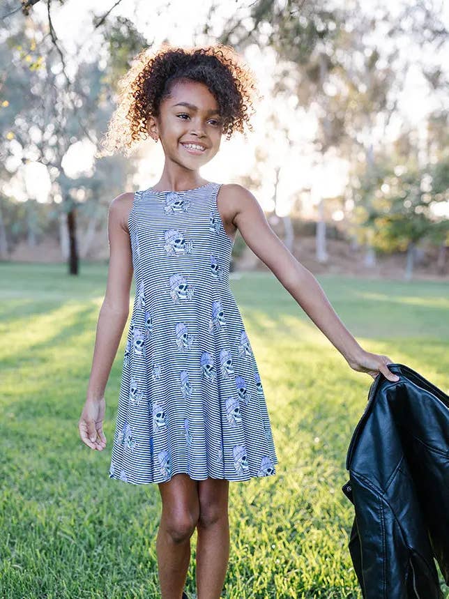 C A R R I E - Robe Squelette Latte Épicé à la Citrouille pour Filles pour la vente par Young at Hart