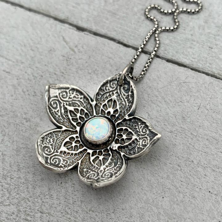 Opal och Sterling Silver Blomma Halsband för wholesale av Sunlight Silver Jewelry