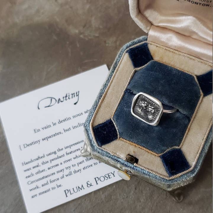 Destiny - Anello con sigillo di cera, sottile per la vendita all'ingrosso da parte di Plum and Posey