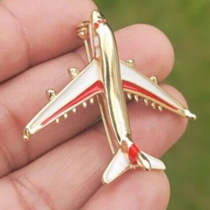 Magnifique Hearts - Wholesale Brooch - Enamel Airplane Brooch: Stylish Accessory for Aviation Lover2