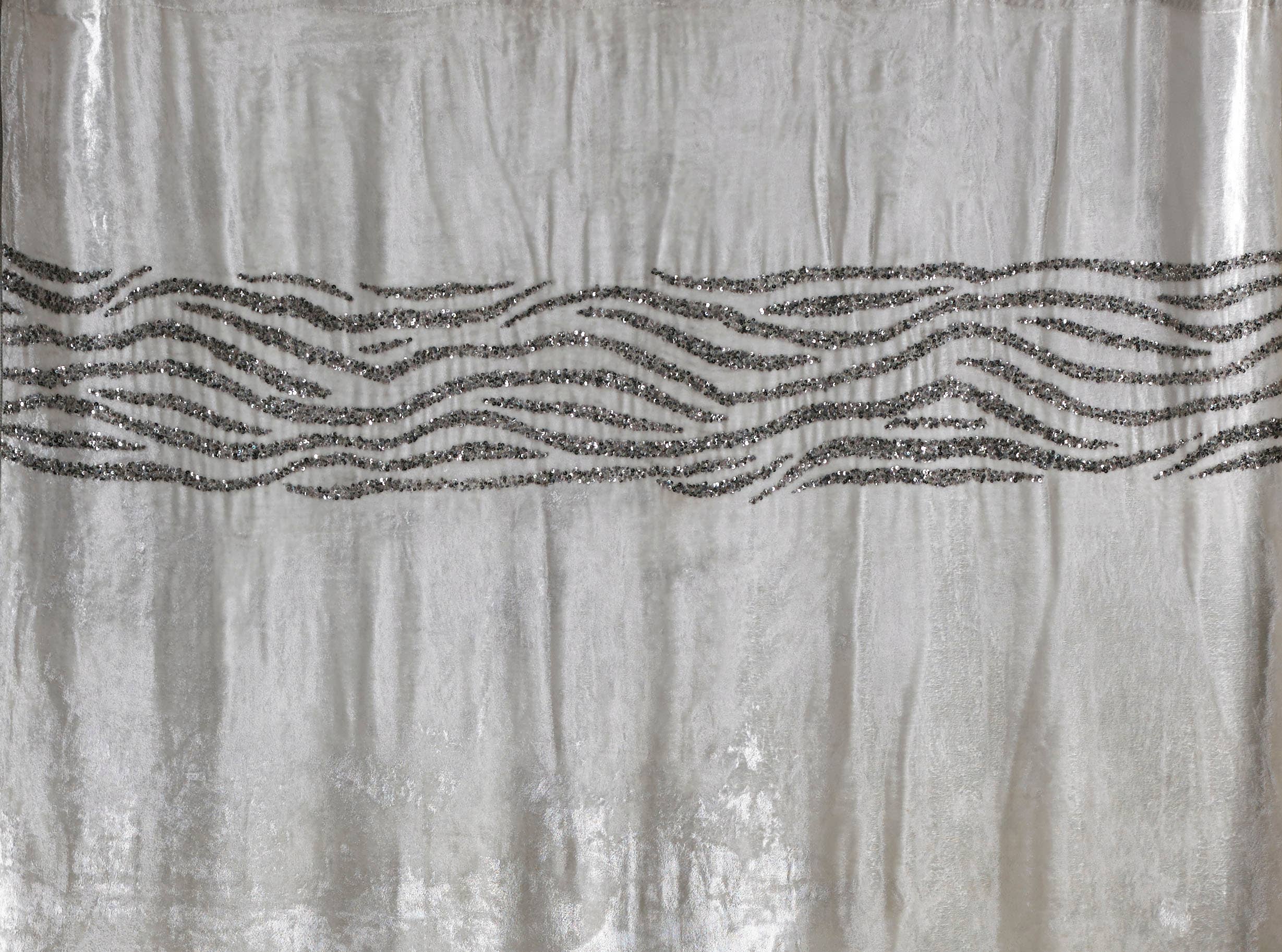 Cloud 9 Design - Vendita all'ingrosso Tende - Lucy - Pannello in velluto blu e avorio1