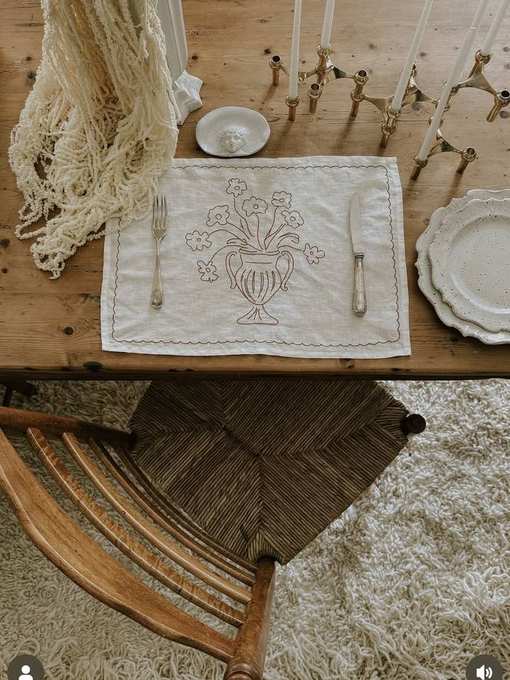 Bouquet Linen Placemat with flower design in Echuca and Tan for wholesale by Little Nordic Sol