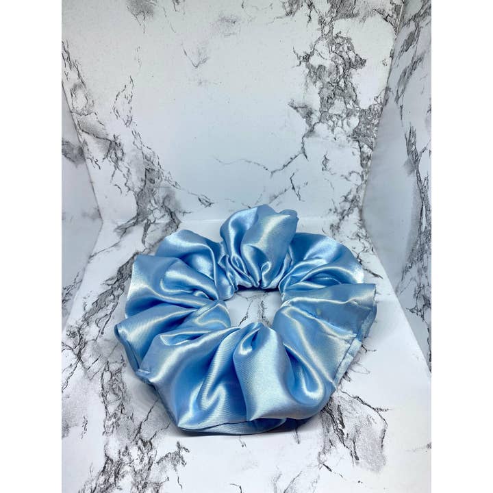 Enchanted Scrunch – wholesale Scrunchie - Dam – Ljusblå Silk Scrunchie