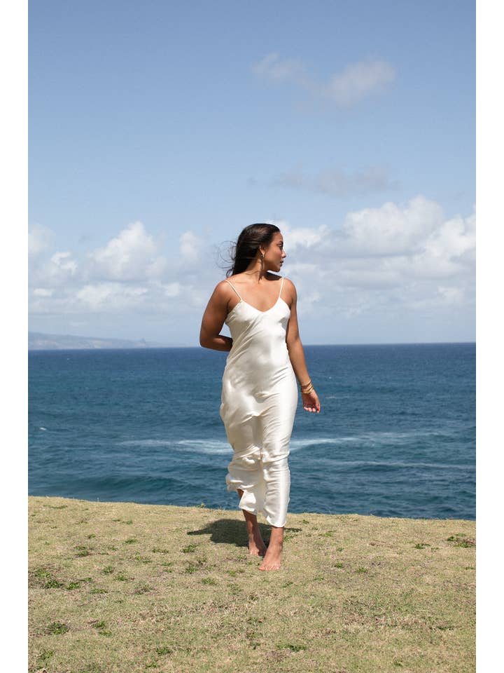 Ocean Prairie - Wholesale Dress - Women's - Floor Length Mulberry Silk Slip in Baby's-Breath